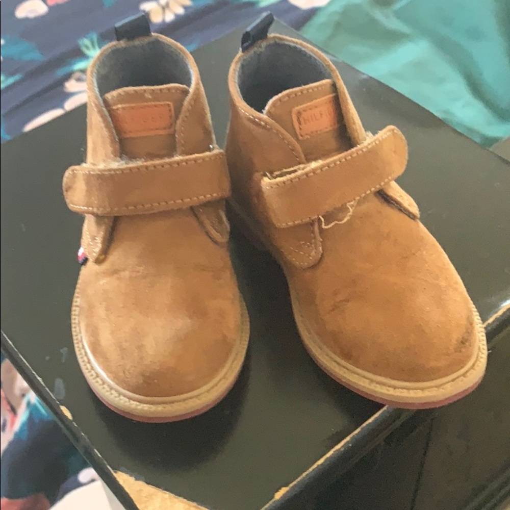 Toddler Tommy Hilfiger casual shoes size 5